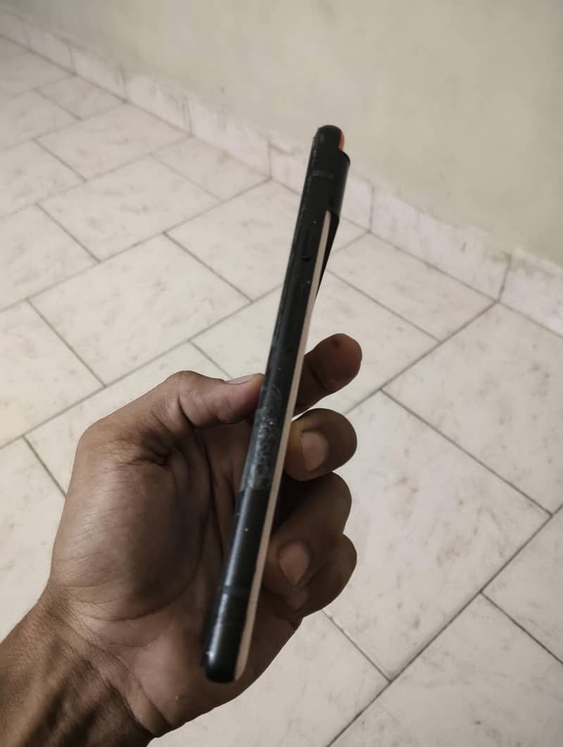 Google Pixel 6 4