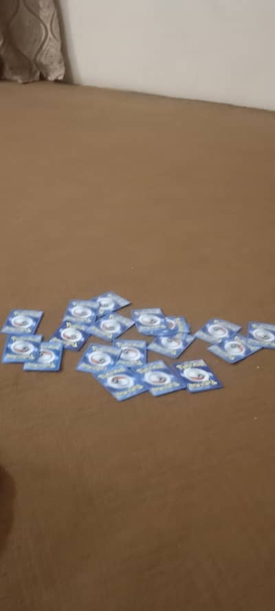 19 Pokemon cards