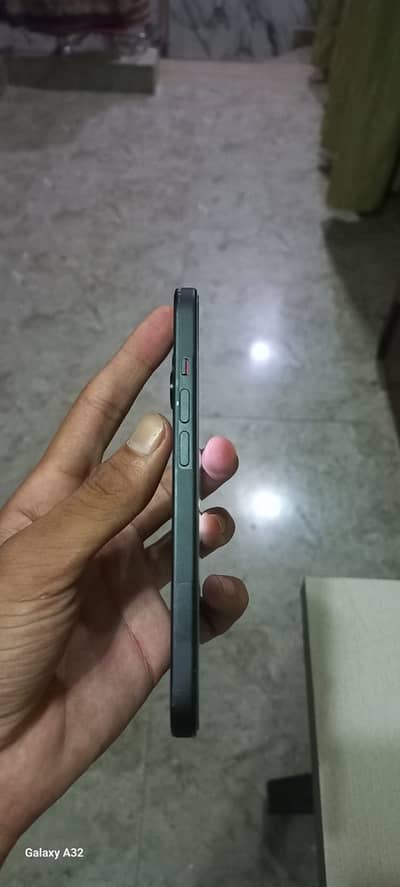 Apple iPhone 15