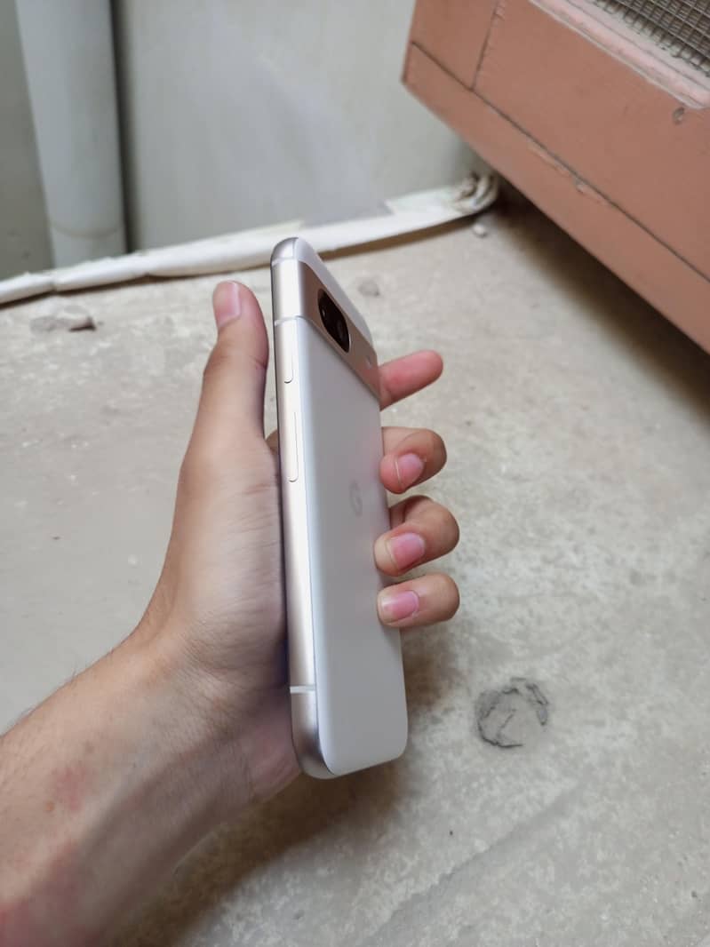 Google Pixel 8a 1