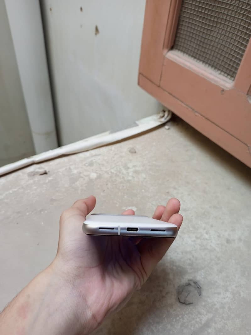 Google Pixel 8a 2