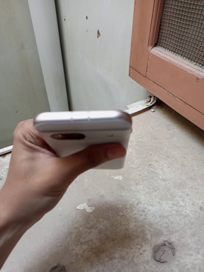 Google Pixel 8a 3