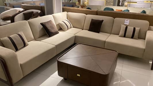 Female staff required for online shoping office