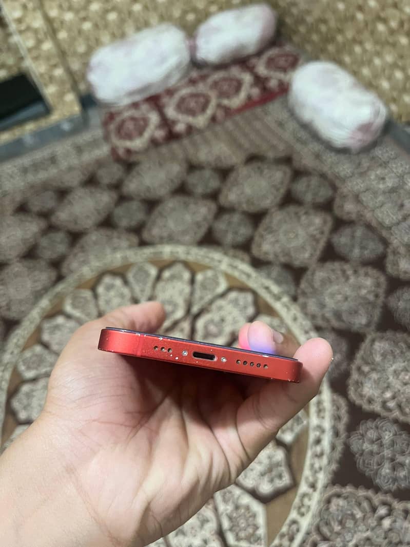 Apple iPhone 12 4