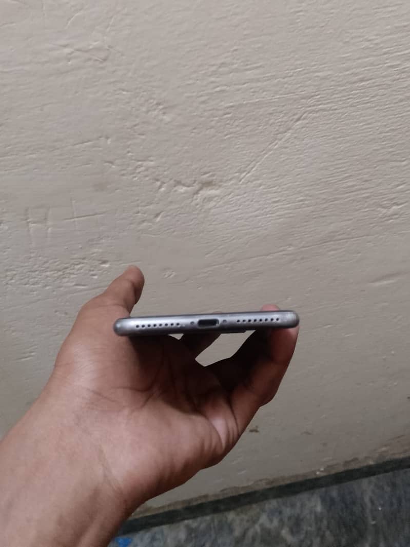 iPhone 8 Plus 2