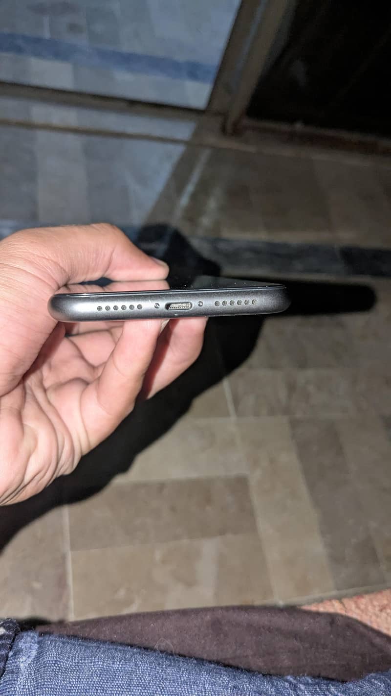 Apple iPhone 11 5