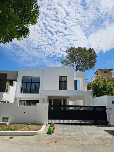 2 kanaal fully luxury a big house with 9x bedrooms with attached bathrooms, main sector f/7