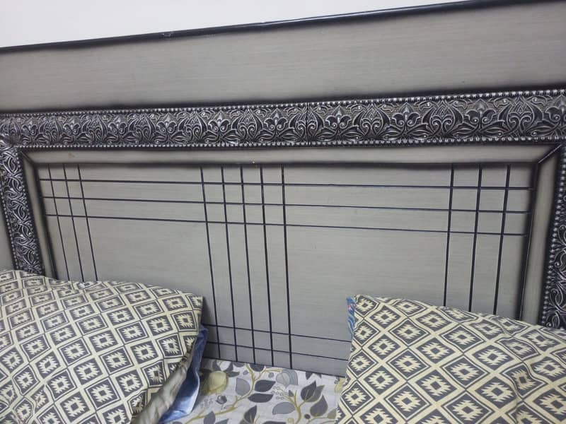 full size Double bed with side table 4