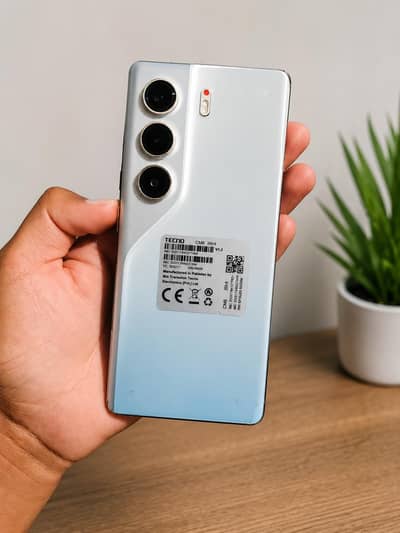 Tecno CAMON 40 Pro