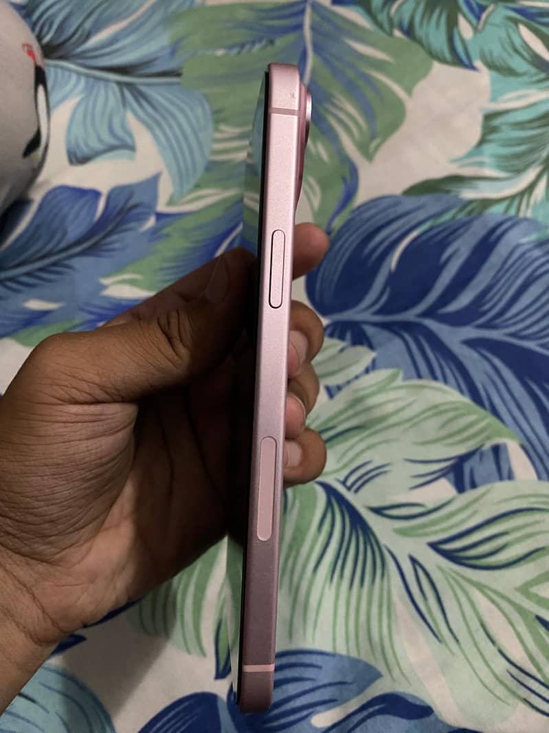 Apple iPhone 15 plus 4