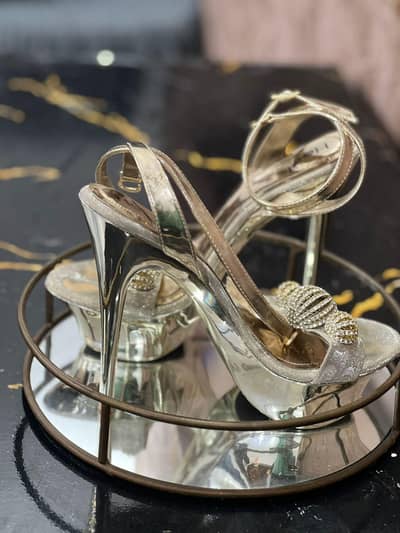LUXURY Heel