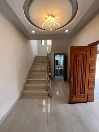 17 MARLA 5 BEDROOM HOUSE AVAILABLE FOR RENT 15KVA SOLAR INSTALLED