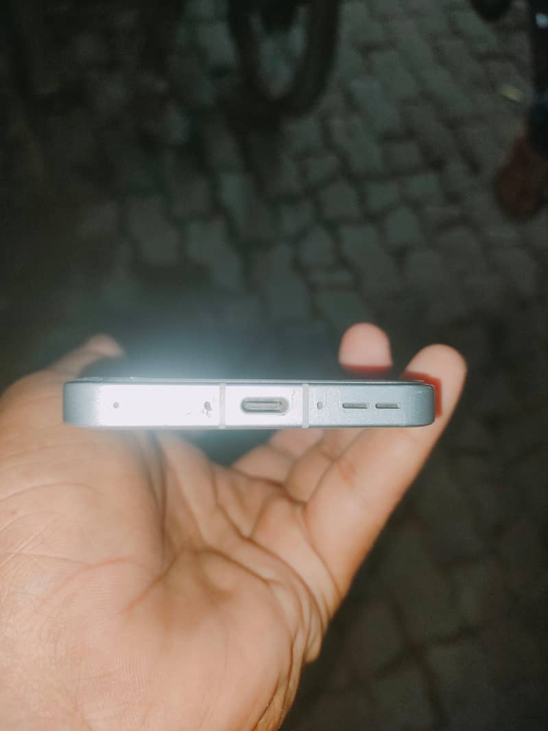 OnePlus 13T 1