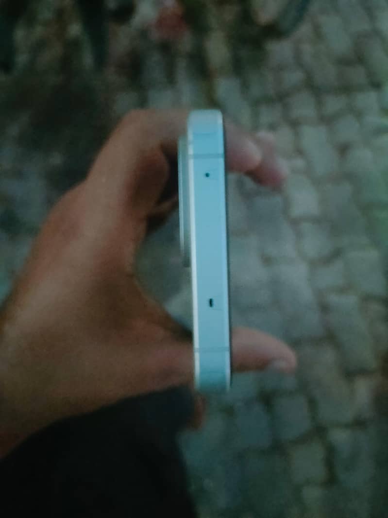 OnePlus 13T 4