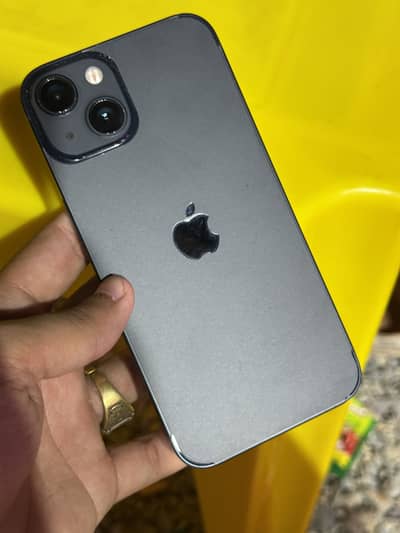 Apple iPhone 13