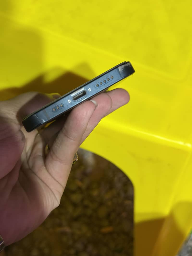 Apple iPhone 13 3