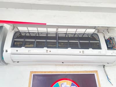 hot and cool Inverter in very good condition  for sale
