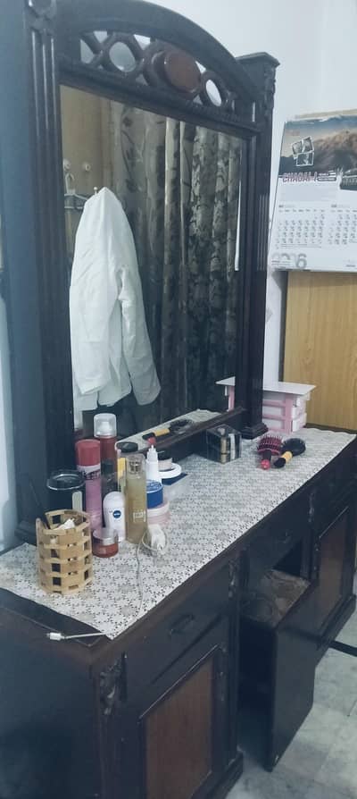 dressing table