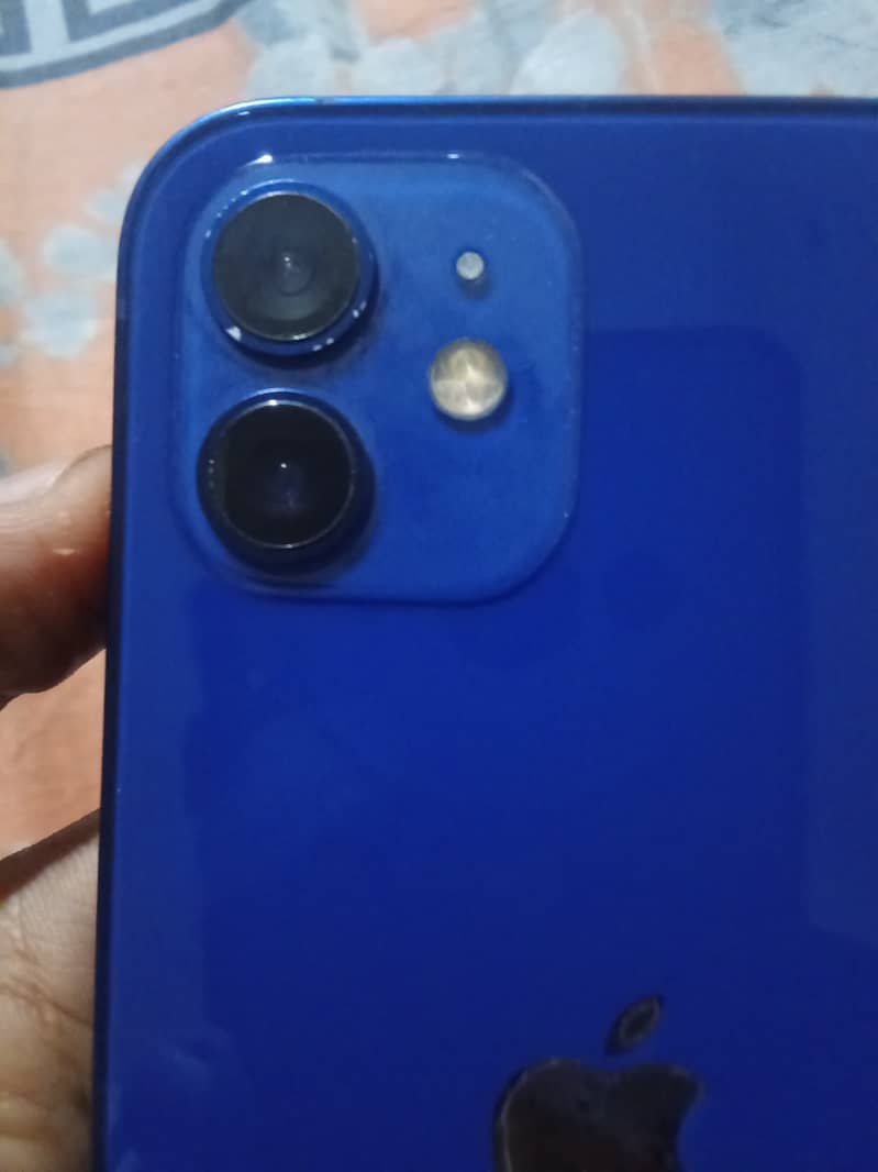 Apple iPhone 12 4