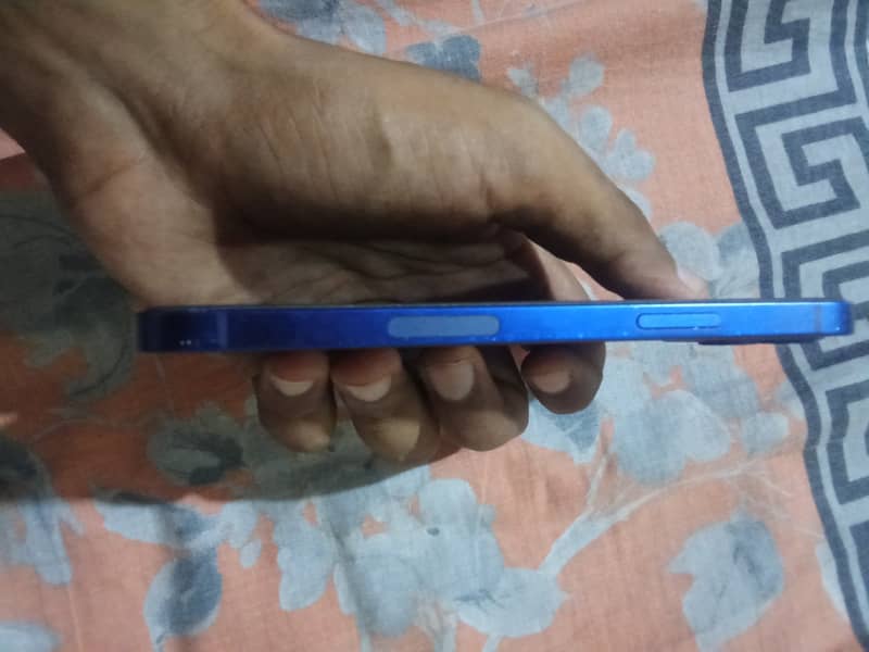 Apple iPhone 12 5