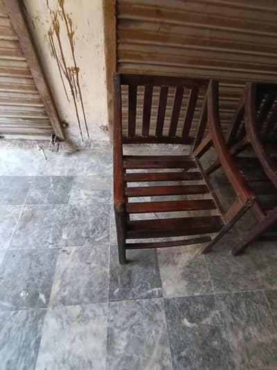 4 wood chairs