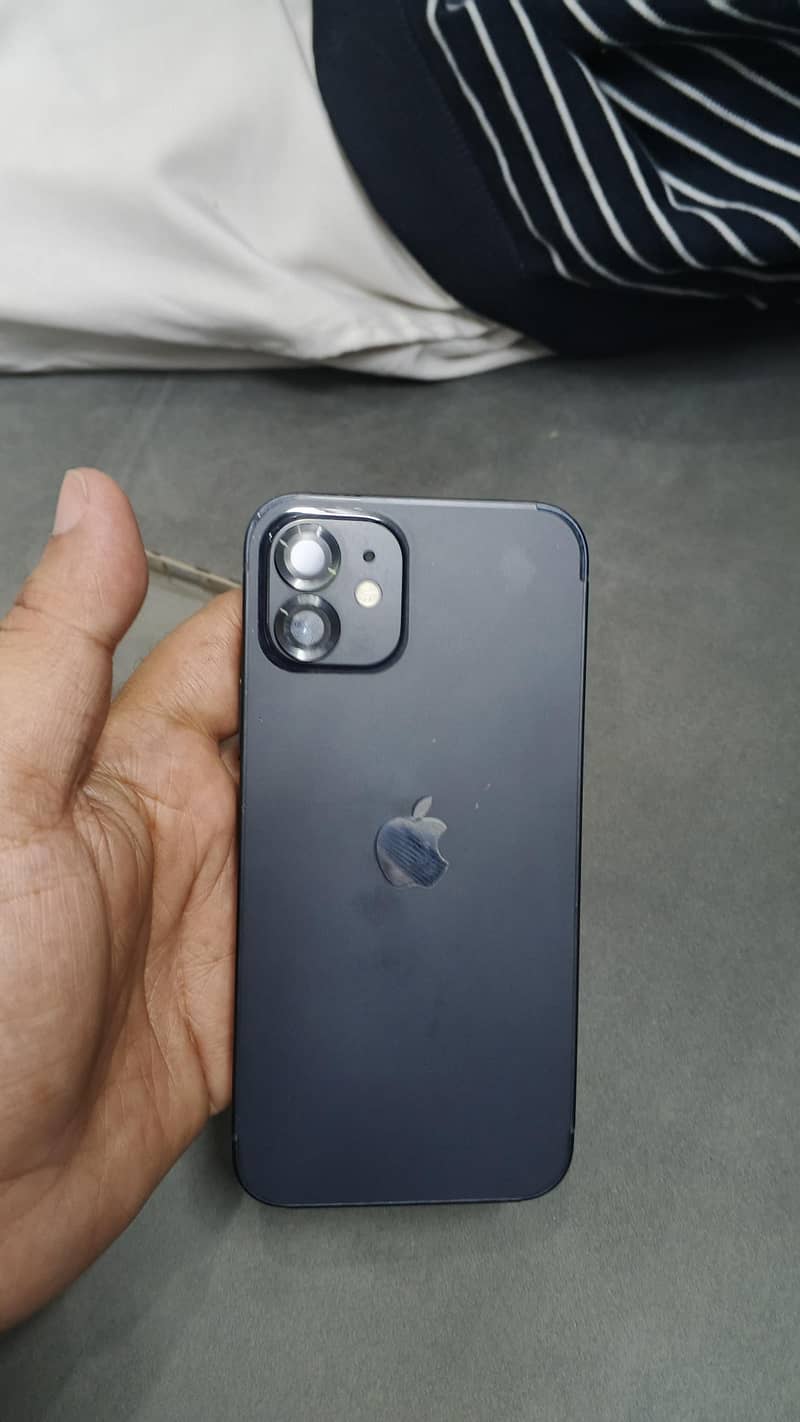 Apple iPhone 12 1
