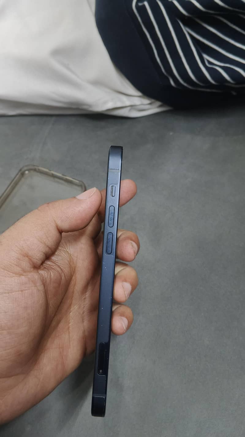 Apple iPhone 12 2