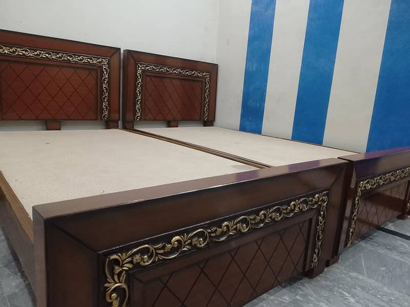 Single Bed Set without Mattress 0