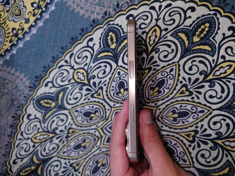 Apple iPhone 16 Pro 5