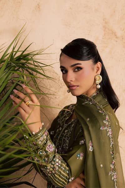 Open Gown cutdana work premium dress luxury party dress mehndi dress