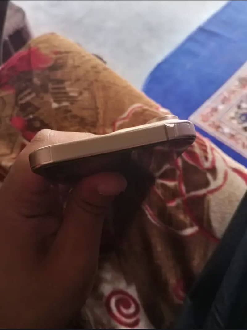Apple iPhone 16 Pro Max 2