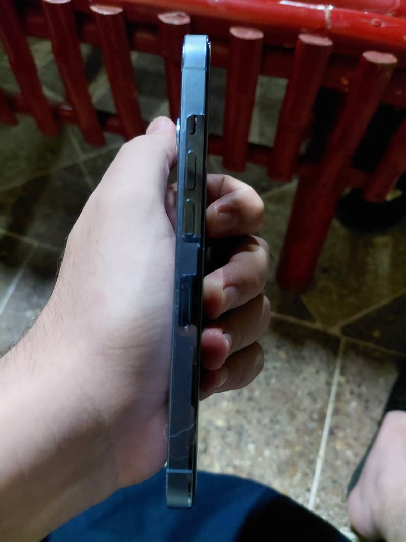 Apple iPhone 13 Pro 3