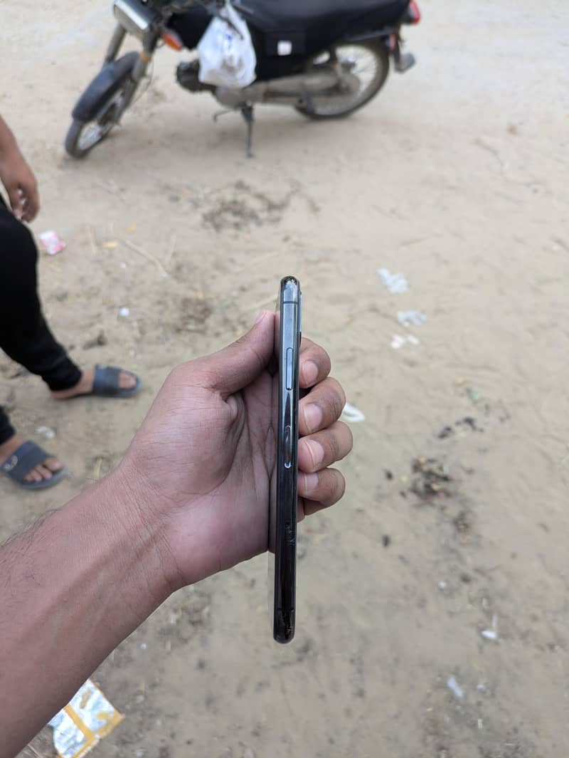 Apple iPhone X 2