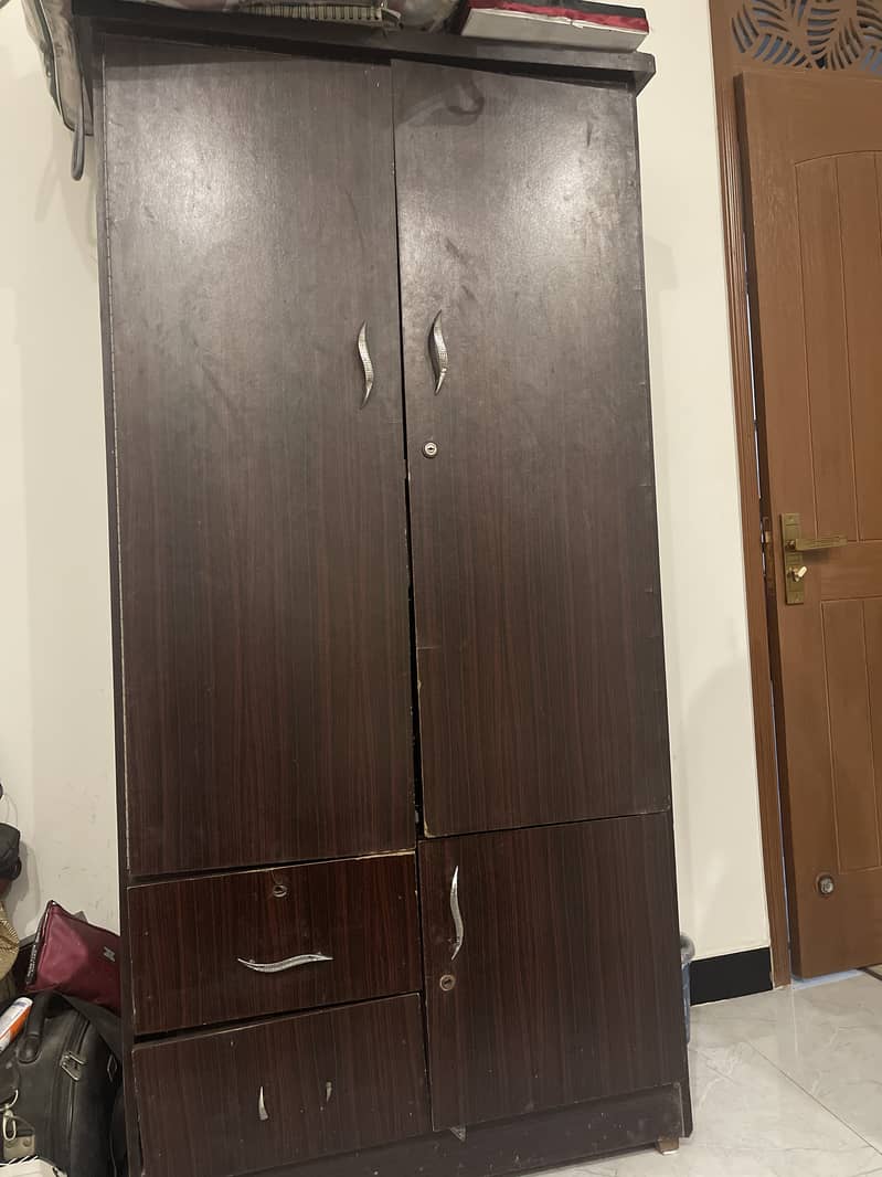 Used wardrobe 0