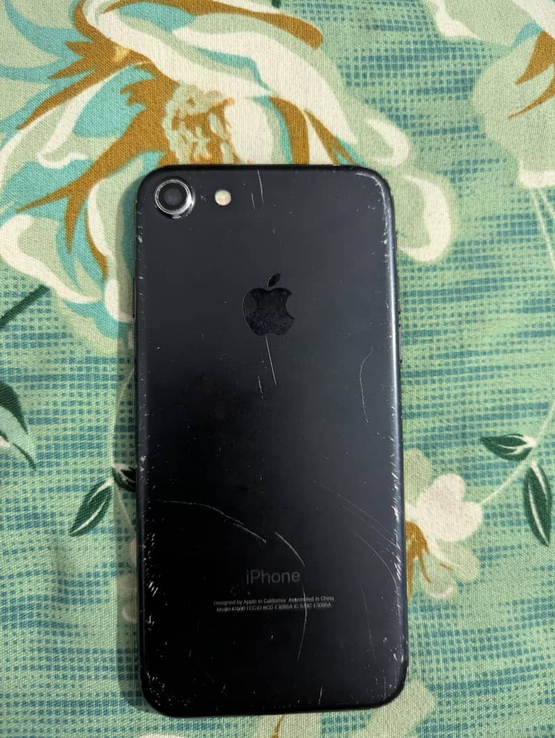 Apple iPhone 7 2