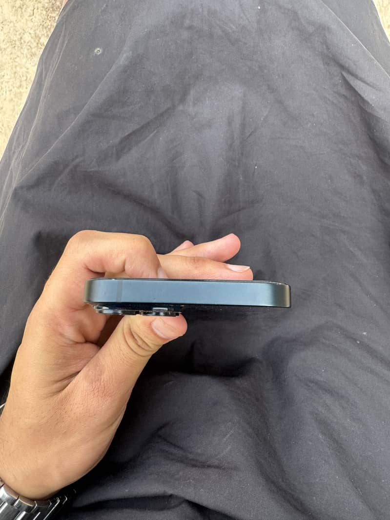 Apple iPhone 14 2
