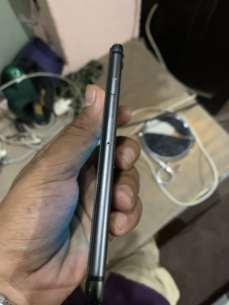 Apple iPhone 8 5