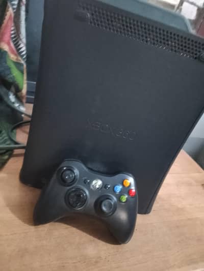 Xbox 360 with one wireless controller with fresh condition 10/9 works
