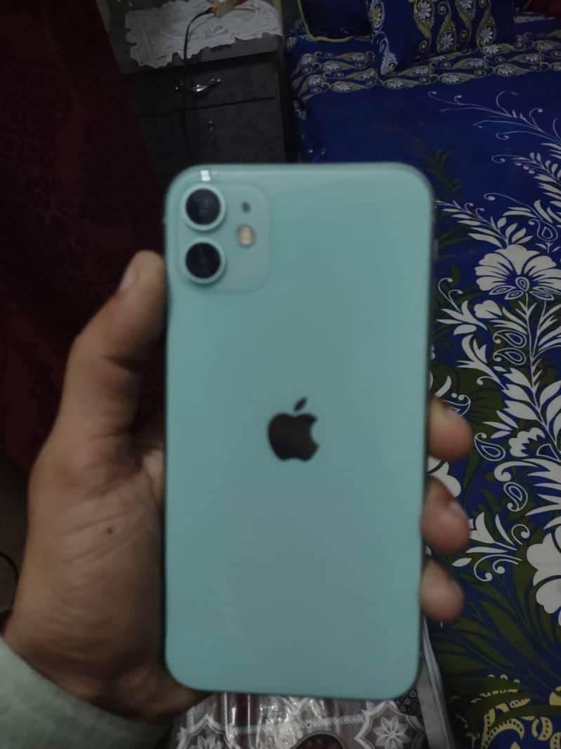 Apple iPhone 11 4