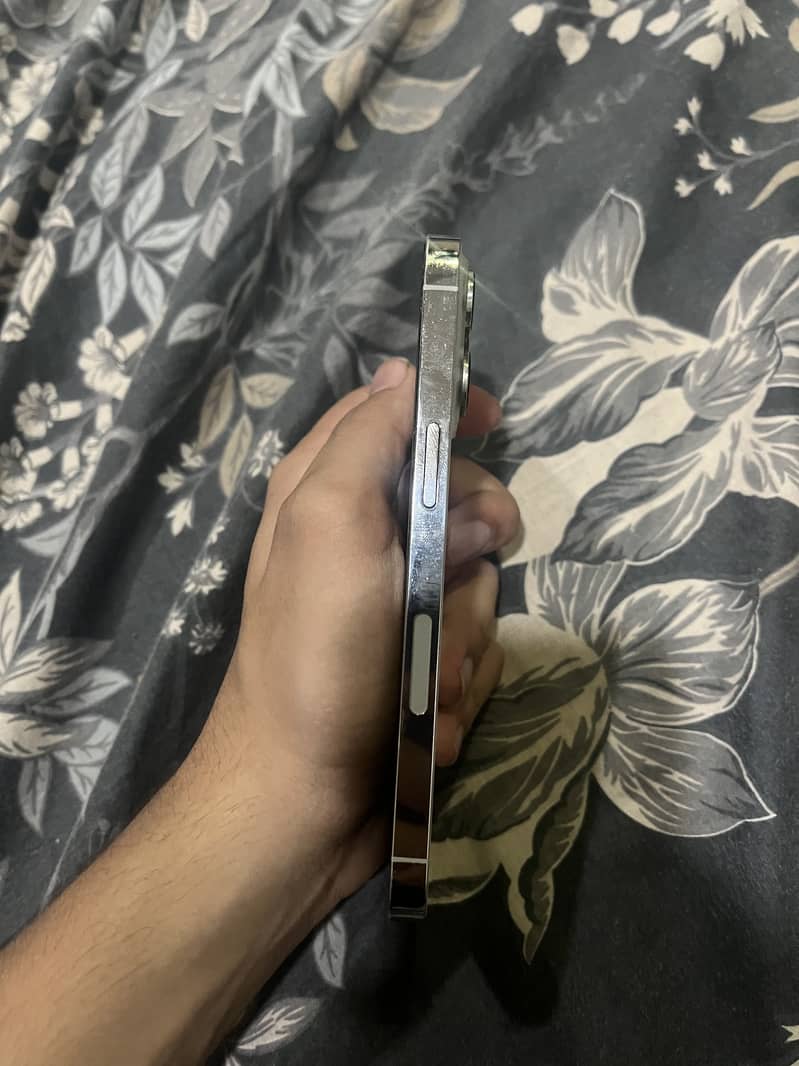 iphone 13 pro 4