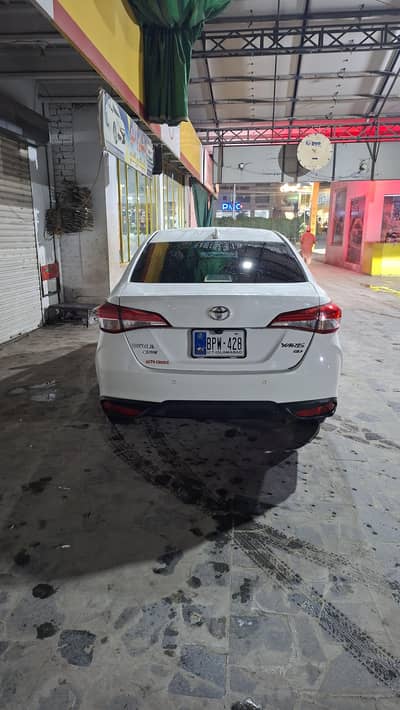 yaris car