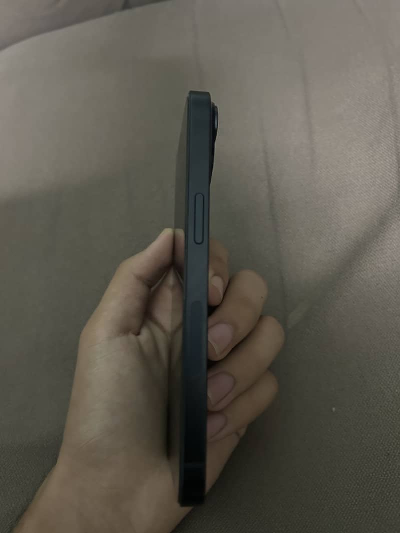 Apple iPhone 14 3