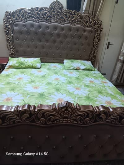 Full size bed dressing and cubboards