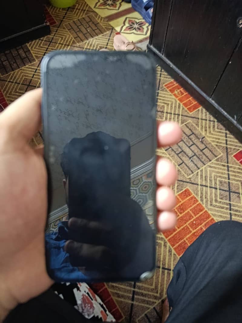 Apple iPhone 13 4