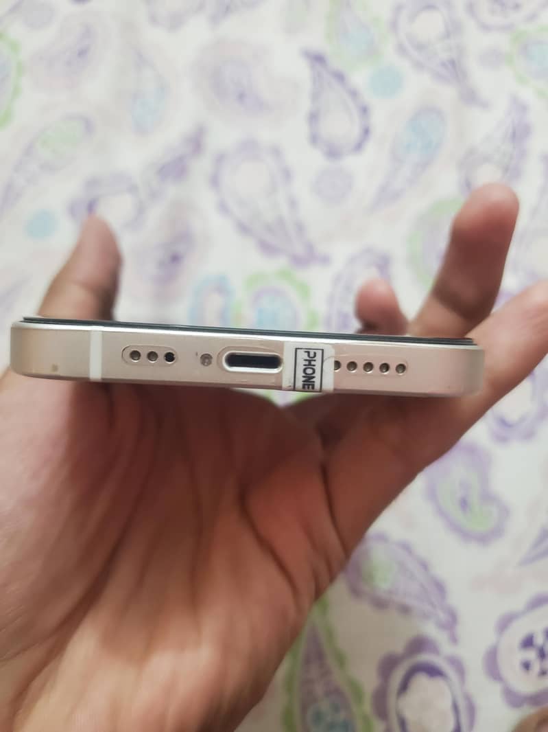 Apple iPhone 12 3