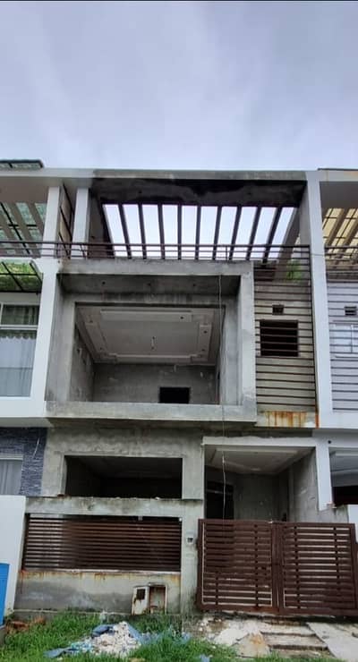 3 MARLA PLATINUM HOUSE FOR SALE  GREY STRUCTURE