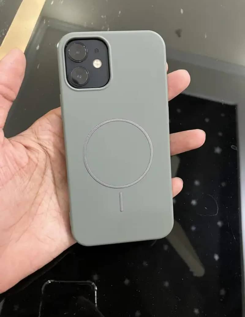 With Box IPhone 12