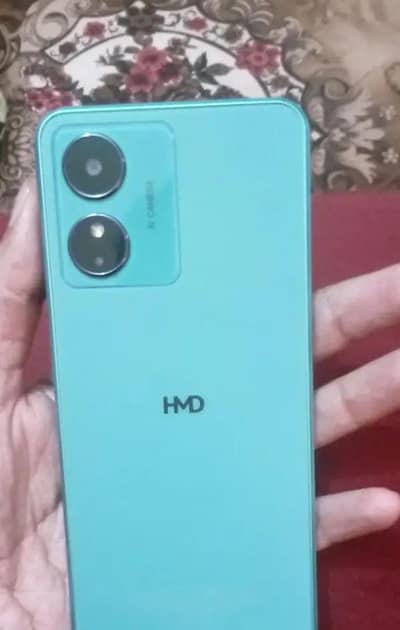 HMD Aura 2