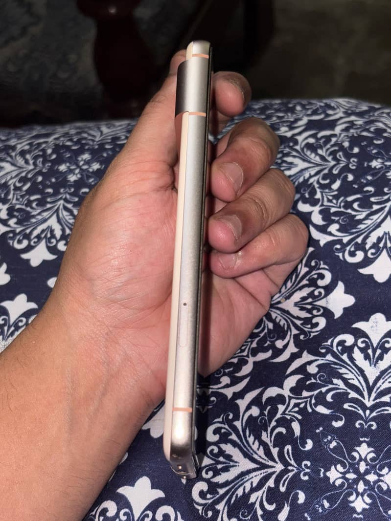 Google Pixel 8 3