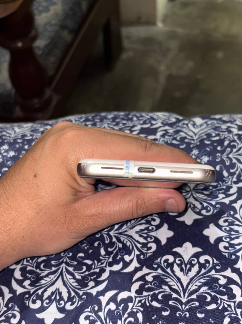 Google Pixel 8 5